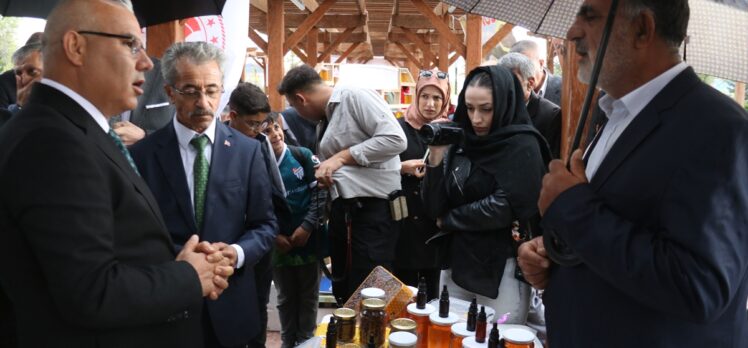 Ağrı'da coğrafi işaretle tescillenen geven balının tanıtıldığı festival başladı