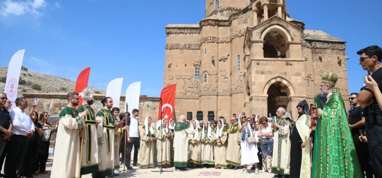 Akdamar Kilisesi'nde yapılan 12. ayin sona erdi