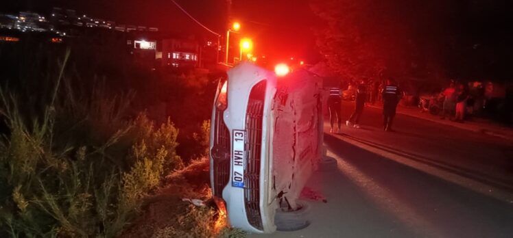 Alanya'da minibüsle çarpışan otomobildeki genç sürücü öldü