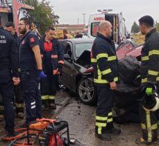 Amasya'da iki otomobilin çarpıştığı kazada 2 kişi öldü, 1 kişi yaralandı