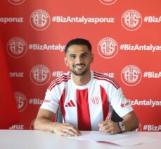 Antalyaspor, Petrusenko ile Abdurrahim Dursun için imza töreni düzenledi