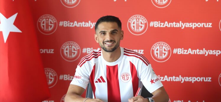 Antalyaspor, Petrusenko ile Abdurrahim Dursun için imza töreni düzenledi