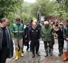 Artvin'de heyelan ve taşkınlar nedeniyle kapanan 32 köy yolu ulaşıma açıldı