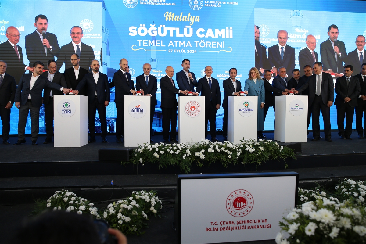 Bakan Kurum, Malatya'da Söğütlü Camisi'nin temel atma töreninde konuştu: