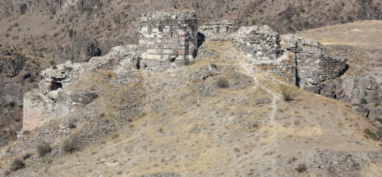 Beypazarı'ndaki Adaören Kalesi'nde yüzey araştırmaları devam ediyor