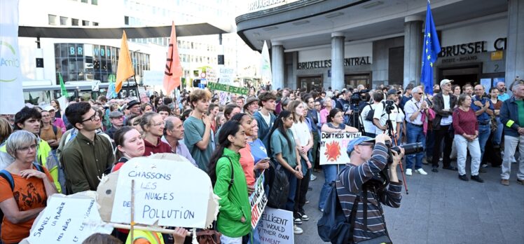 Brüksel'de iklim gösterisi düzenlendi