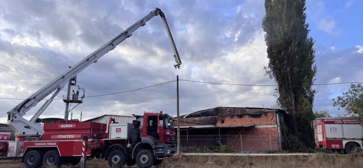 Bursa'da geri dönüşüm tesisinde çıkan yangın söndürüldü