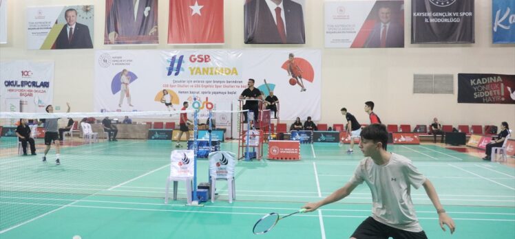 Büyükler Türkiye Badminton Şampiyonası Kayseri'de başladı