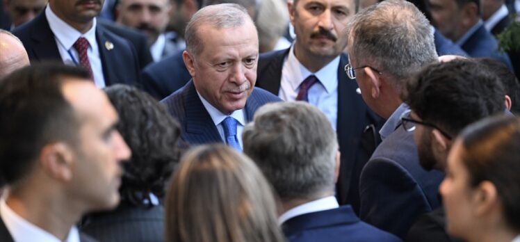 Cumhurbaşkanı Erdoğan, ABD'deki Türkevi girişinde sevgi gösterileriyle karşılandı