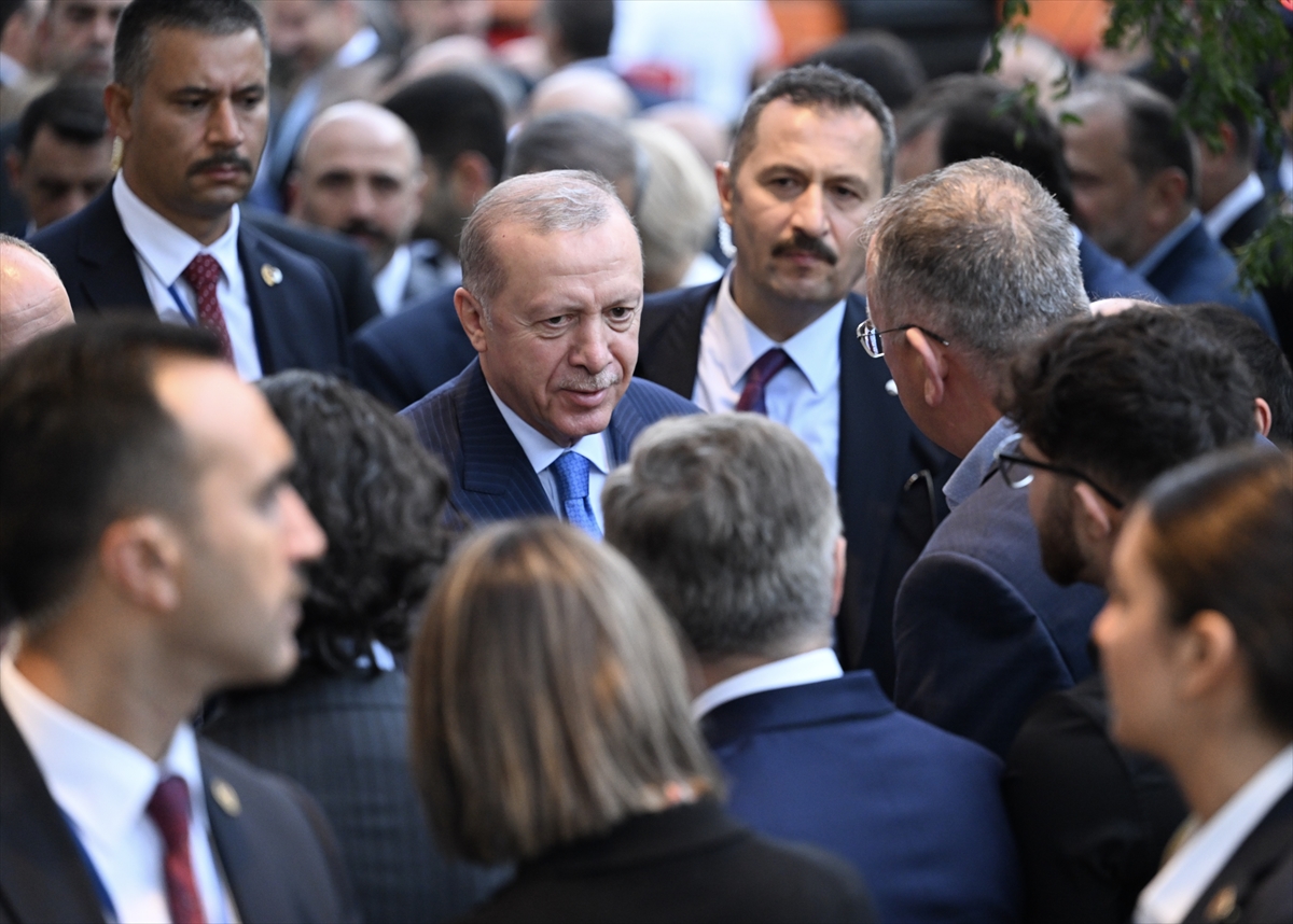 Cumhurbaşkanı Erdoğan, ABD'deki Türkevi girişinde sevgi gösterileriyle karşılandı