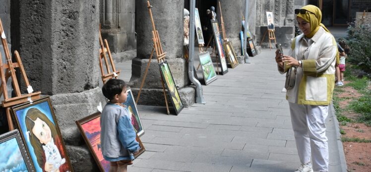 Erzurum'un tarihi ve doğası yağlı boya tablolara işlendi