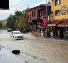 Eskişehir'de kuvvetli sağanak ve dolu etkili oldu