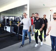 Eyüpspor Teknik Direktörü Arda Turan, Erciyes Yüksek İrtifa Kamp Merkezi'ni ziyaret etti