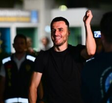 Fenerbahçe'nin transfer gündemindeki Filip Kostic, İstanbul'a geldi