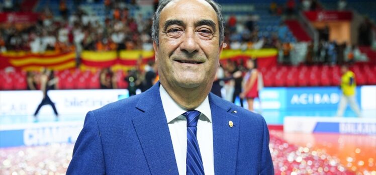 Galatasaray Daikin Kadın Voleybol Takımı'na Balkan Kupası takdim edildi