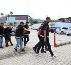 Hatay'da bir kişinin bıçaklanarak öldürülmesiyle ilgili yakalanan 5 şüpheli tutuklandı