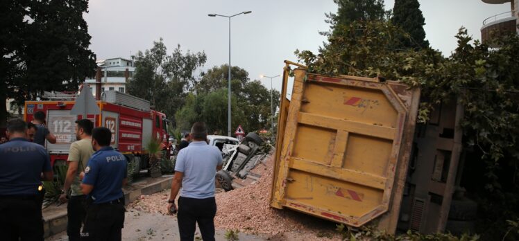 Hatay'da hafriyat kamyonunun 7 araca çarpması sonucu 5 kişi yaralandı