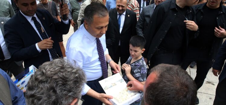 İçişleri Bakanı Yerlikaya, Kastamonu'da ziyaretlerde bulundu