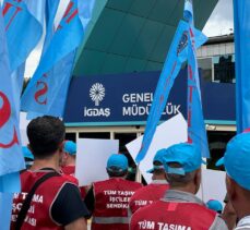 İGDAŞ işçileri toplu sözleşme talebiyle basın açıklaması yaptı