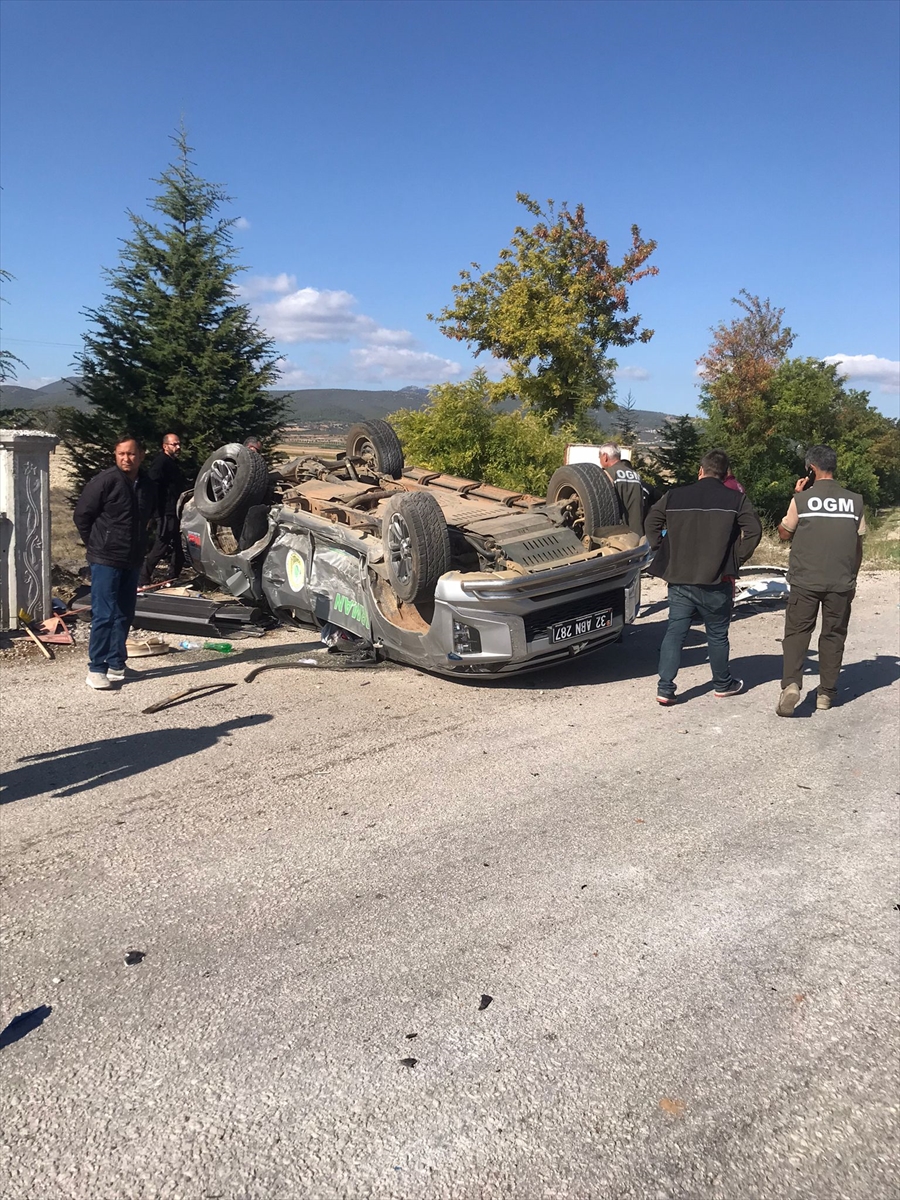 Isparta'da zincirleme trafik kazasında 5 kişi yaralandı