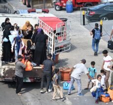 İsrail'in hava bombardımanından kaçarak okullara sığınan Lübnanlılar, AA'ya konuştu