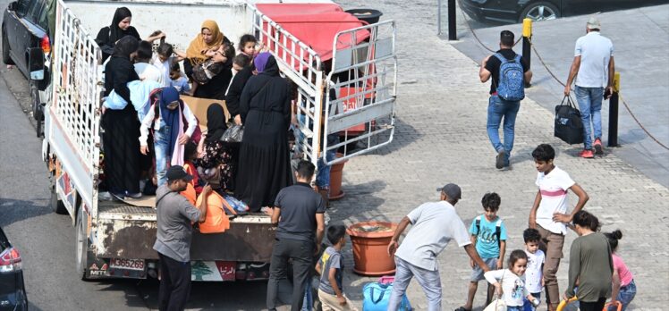 İsrail'in hava bombardımanından kaçarak okullara sığınan Lübnanlılar, AA'ya konuştu