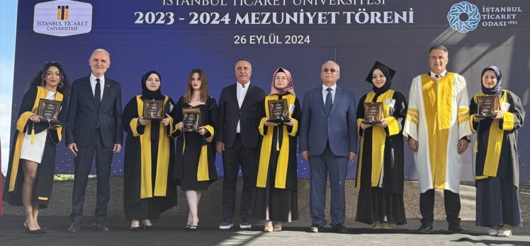 İstanbul Ticaret Üniversitesi'nde 1393 öğrenci mezuniyet coşkusu yaşadı