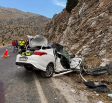 Kahramanmaraş'ta kamyonla çarpışan otomobildeki 2 kişi öldü