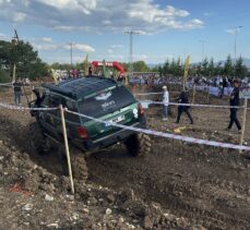 Kastamonu'da off-road araçları performans gösterisi yaptı