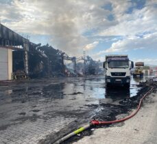 GÜNCELLEME 2 – Kayseri'de keçe fabrikasındaki yangın 14 saat süren çalışmayla söndürüldü