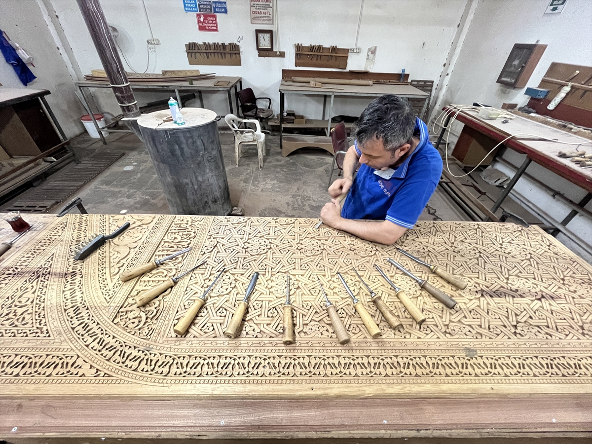 Kayseri'deki 890 yıllık Cami Kebir'in kapıları aslına uygun yenilendi