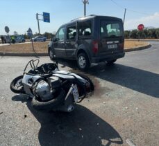 Kilis'te hafif ticari araç ile çarpışan motosikletteki 2 kişi yaralandı