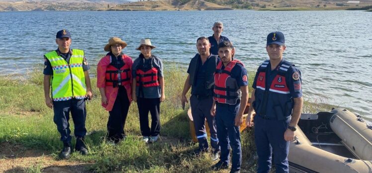 Kırıkkale'de baraj gölünde mahsur kalan 2 kişi kurtarıldı