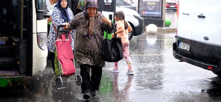 Kırklareli ve Tekirdağ'da sağanak etkili oldu