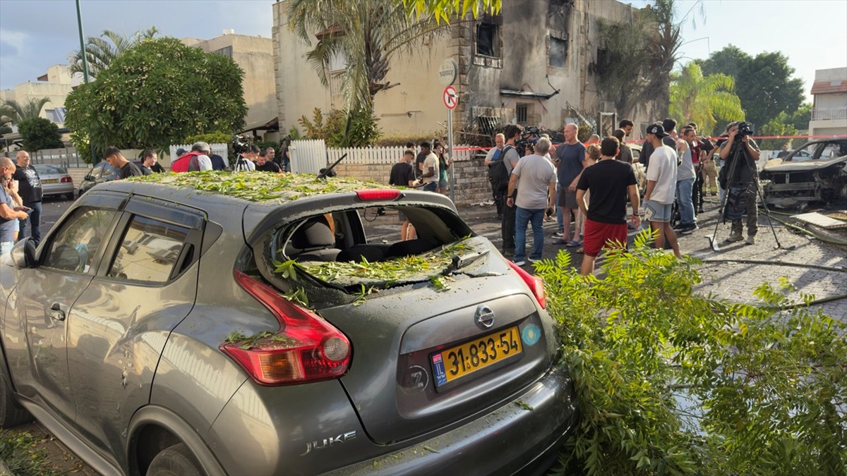 Lübnan'dan İsrail'in kuzeyinde Hayfa ve Nasıra kenti çevresine bir dizi roket atıldı