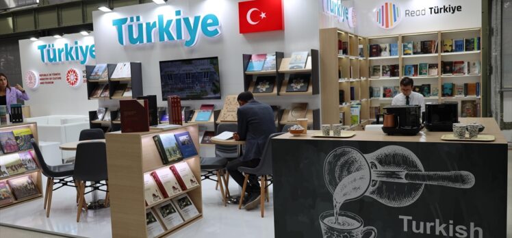 Macaristan'da AA'nın yayınlarının da sergilendiği kitap fuarı açıldı