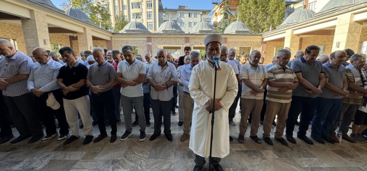 Malatya'da Ayşenur Ezgi Eygi için gıyabi cenaze namazı kılındı