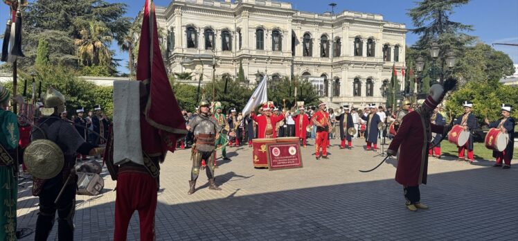 Mehteran Birliğinin Yıldız Sarayı'ndaki gösterisi ilgi gördü