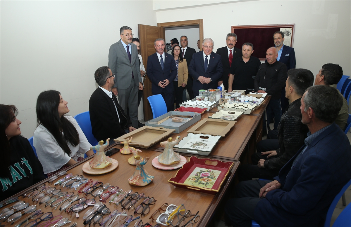 Milli Savunma Bakanı Güler, Hakkari'de ziyaretlerde bulundu