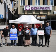 Muşlu aileler, DEM Parti önündeki “evlat nöbeti”ni sürdürüyor