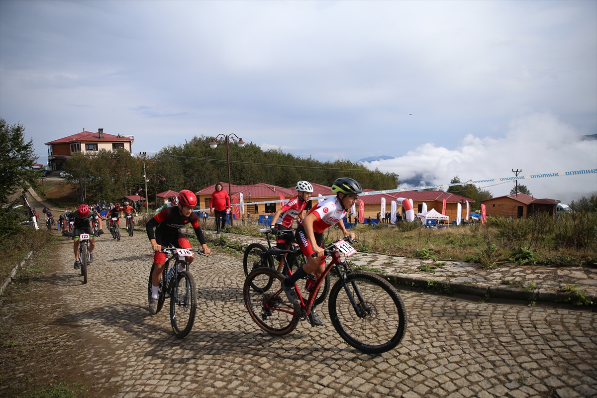 Rize'de Uluslararası MTB Cup Dağ Bisikleti Yarışları yapıldı