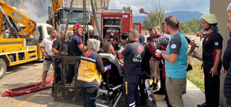 GÜNCELLEME 2 – Sakarya'da makarna fabrikasındaki patlamada 21 kişi yaralandı