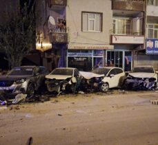 Samsun'da alkollü sürücü galerinin önündeki 5 araca ve trafoya çarparak durdu