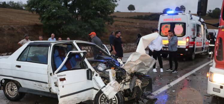 Samsun’da iki araç çarpıştı, 1 kişi öldü 5 kişi yaralandı