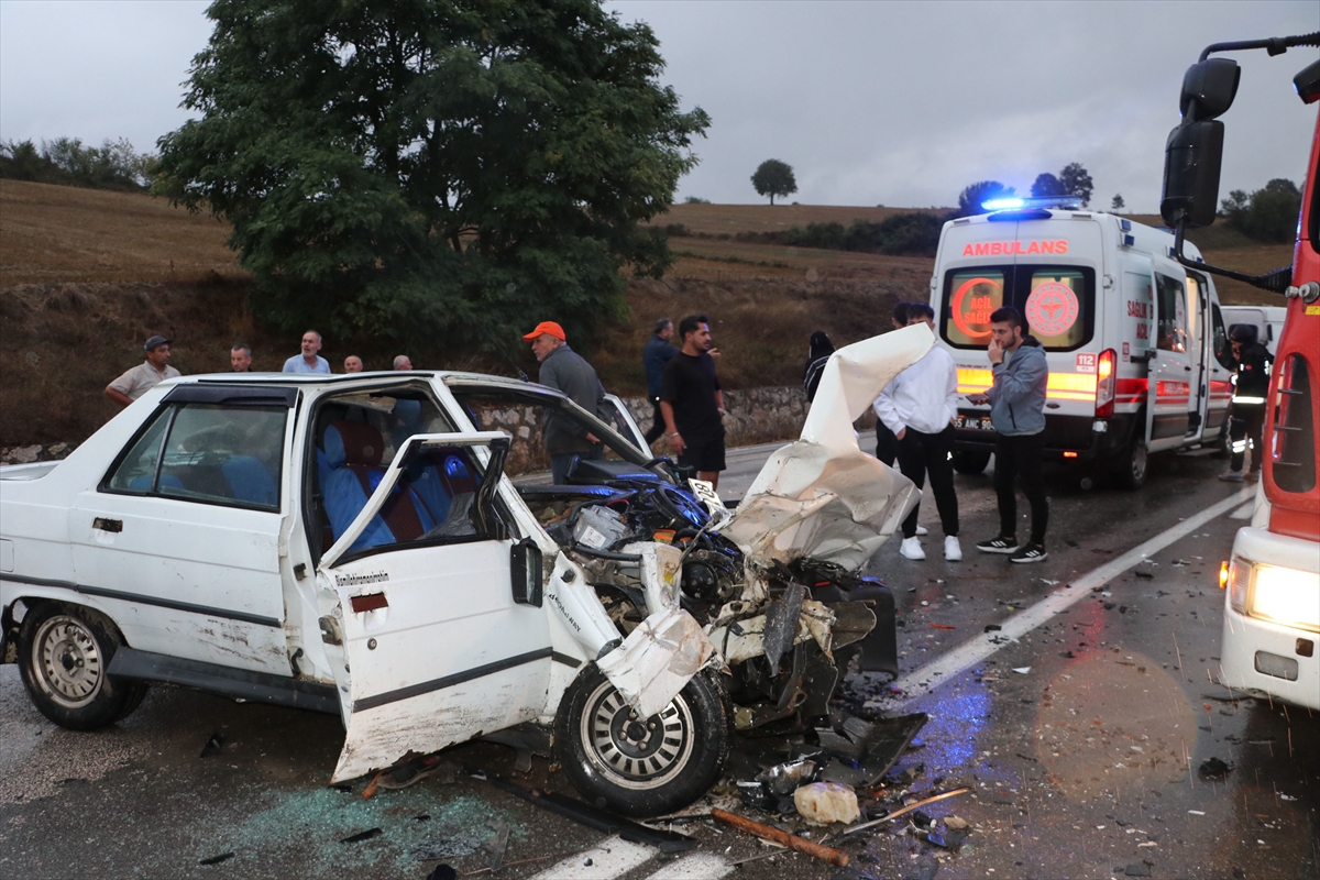 Samsun’da iki araç çarpıştı, 1 kişi öldü 5 kişi yaralandı