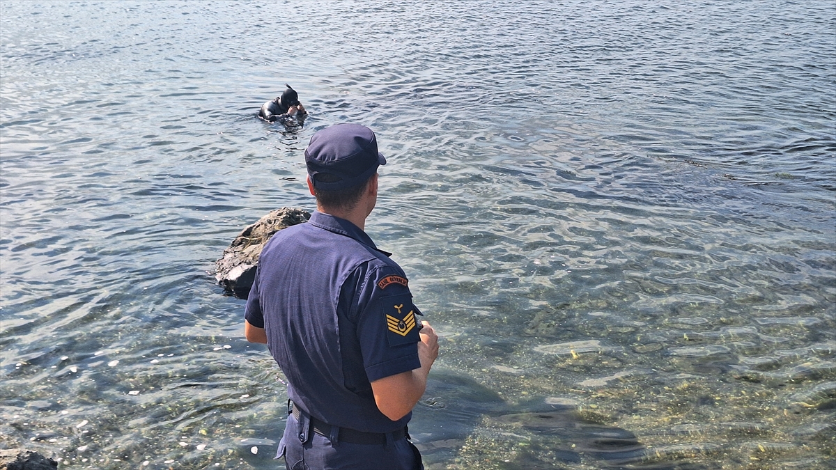 Samsun'da kayığın alabora olması sonucu kaybolan balıkçı için arama çalışması başlatıldı