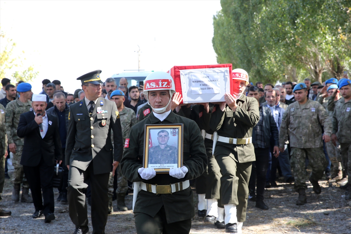 Şehit Piyade Sözleşmeli Er Abakay, memleketi Muş'ta son yolculuğuna uğurlandı