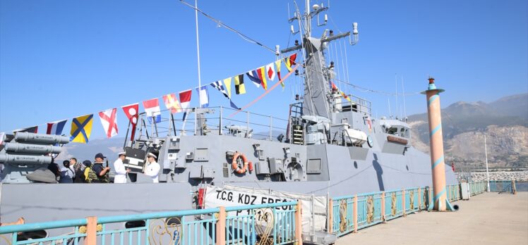 TCG Karadeniz Ereğli gemisi, İskenderun'da ziyarete açıldı