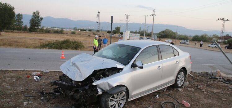 Tokat'ta iki otomobilin çarpıştığı kazada 1 kişi öldü, 3 kişi yaralandı