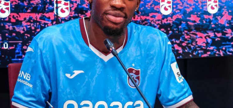 Trabzonspor'da Muhammed Cham için imza töreni düzenlendi